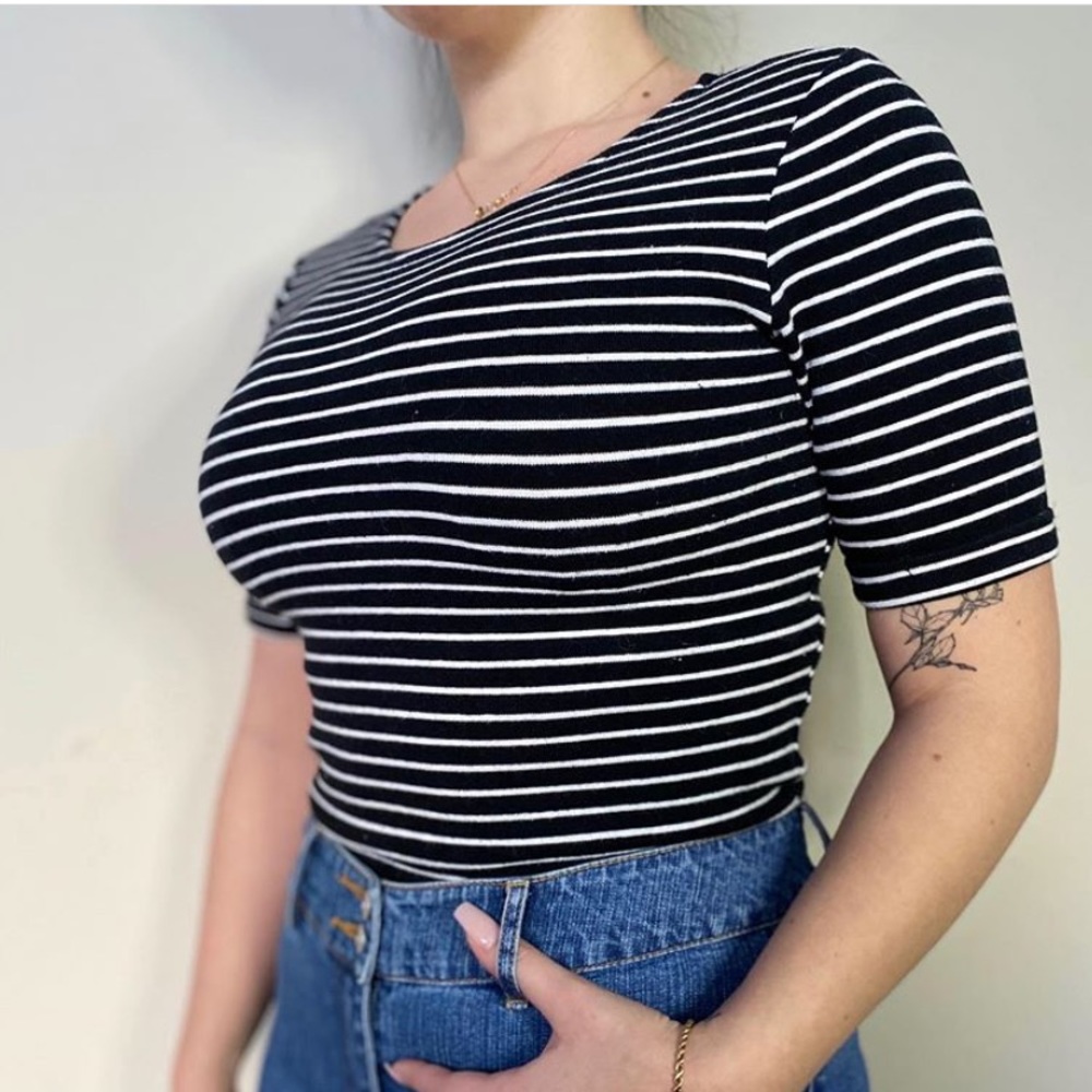 Black and white t-shirt